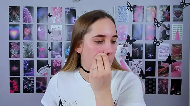 Snapshot of MiaMilas chatting on February 19, 2025, 7:50 am MiaMilas online show from February 19, 2025, 7:50 am