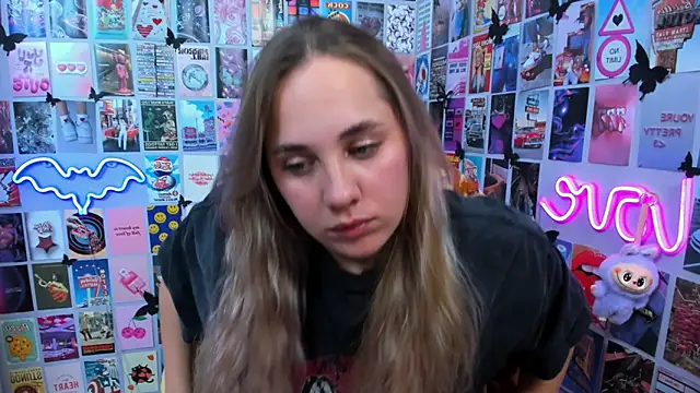 Snapshot of MiaMilas chatting on October 20, 2025, 4:29 pm MiaMilas online show from October 20, 2025, 4:29 pm