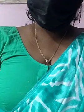 mallu-sumi online show from April 3, 2026, 4:21 am