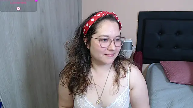 May Carlier online show from December 2, 2024, 6:41 am