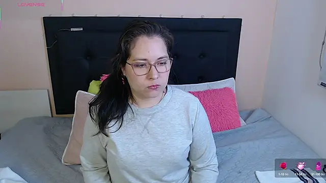 May Carlier online show from September 16, 2025, 12:11 am