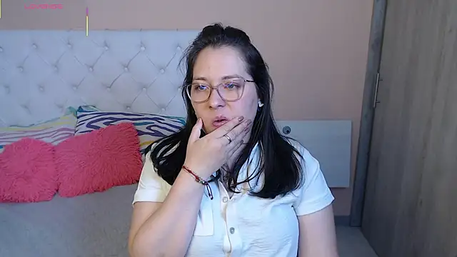 May Carlier online show from November 30, 2025, 6:28 am