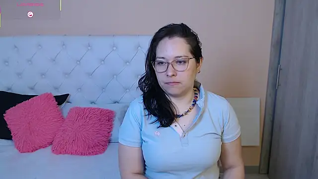 May Carlier online show from January 13, 2026, 7:08 pm