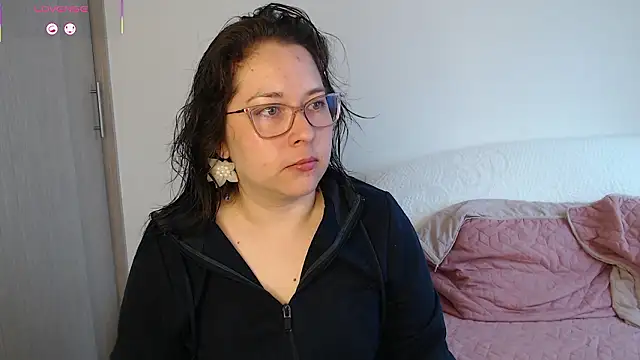 May Carlier online show from March 27, 2026, 12:38 pm