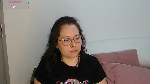 May Carlier online show from April 10, 2026, 1:11 am