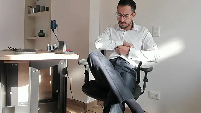 Snapshot of pablo-rincon95 chatting on February 1, 2025, 12:47 pm pablo-rincon95 online show from February 1, 2025, 12:47 pm