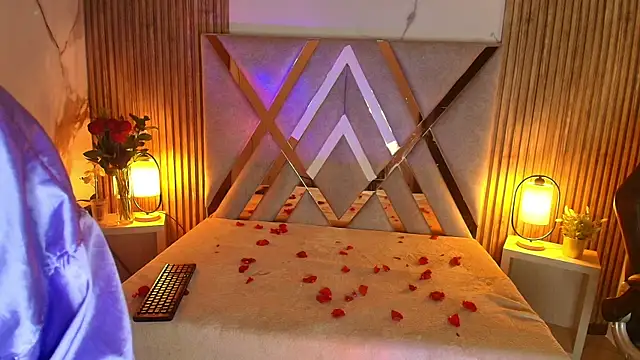 Emily Trujillo online show from April 15, 2026, 7:32 pm