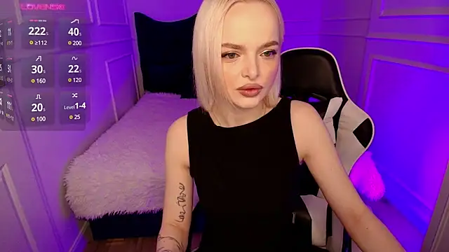 horny blondiee online show from January 14, 2025, 8:20 am