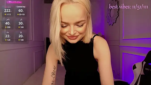 horny blondiee online show from February 22, 2025, 8:29 am