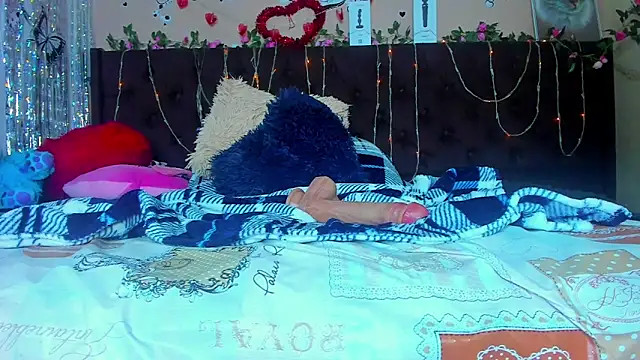 HottCandy21 online show from February 25, 2025, 9:57 pm