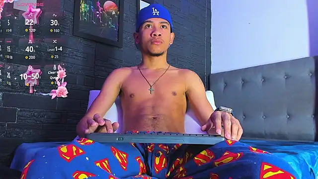 Romancartier 1 online show from November 16, 2025, 11:10 pm