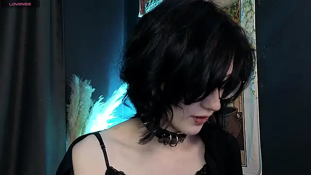 Snapshot of dark_vamp_ chatting on December 5, 2024, 9:17 pm dark vamp  online show from December 5, 2024, 9:17 pm