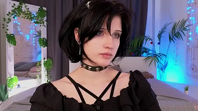 Snapshot of dark_vamp_ chatting on January 2, 2025, 8:35 pm dark vamp  online show from January 2, 2025, 8:35 pm