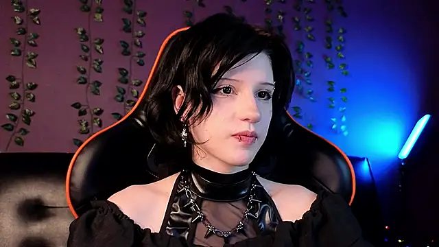 Snapshot of dark_vamp_ chatting on January 18, 2025, 9:24 pm dark vamp  online show from January 18, 2025, 9:24 pm