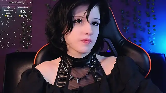 Snapshot of dark_vamp_ chatting on January 19, 2025, 12:28 am dark vamp  online show from January 19, 2025, 12:28 am