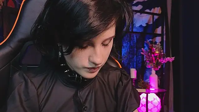 Snapshot of dark_vamp_ chatting on January 22, 2025, 3:29 pm dark vamp  online show from January 22, 2025, 3:29 pm