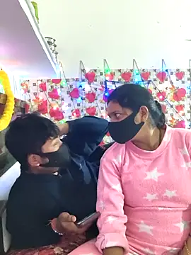 PeaCoooock online show from December 18, 2025, 4:24 pm