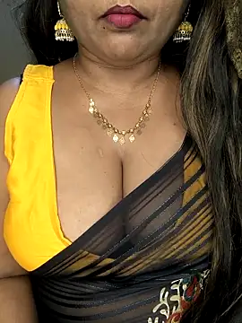 honey-sexy online show from November 17, 2025, 4:24 pm