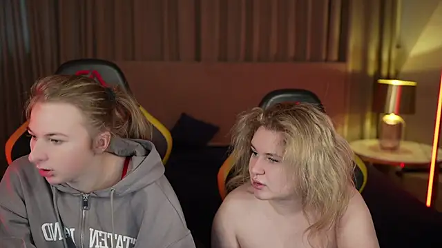 Snapshot of Inessa_Song chatting on March 1, 2025, 12:45 pm Inessa Song online show from March 1, 2025, 12:45 pm