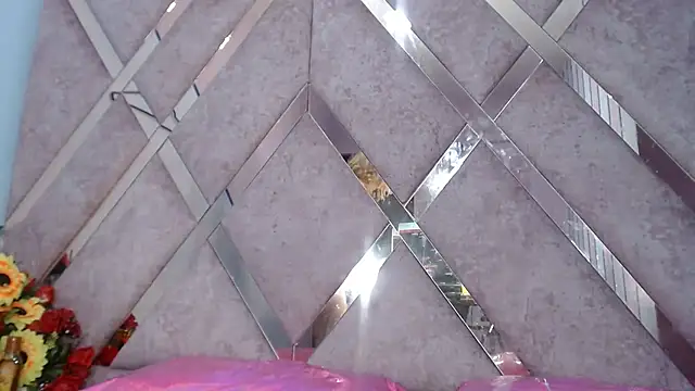 Lucy White   online show from January 14, 2025, 11:58 pm