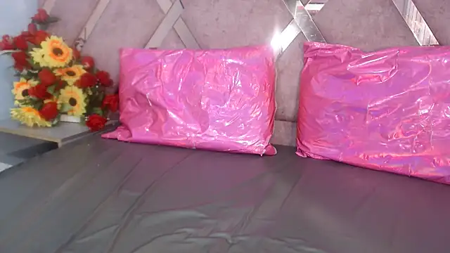 Lucy White   online show from January 16, 2025, 8:57 pm