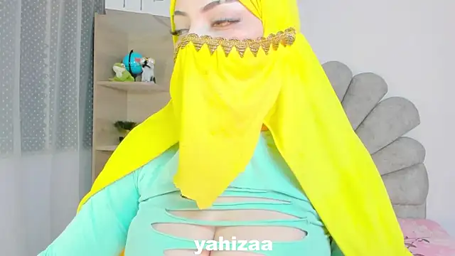 Snapshot of Amaltea chatting on November 22, 2025, 6:18 pm Amaltea online show from November 22, 2025, 6:18 pm