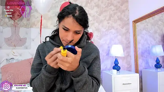 Eliza Thaylor   online show from February 23, 2025, 11:44 am