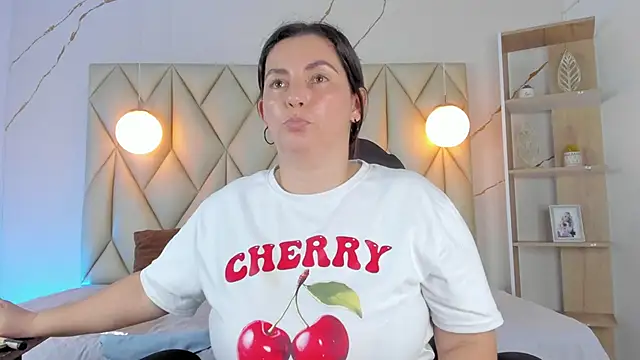 angelswets online show from November 19, 2025, 2:06 pm