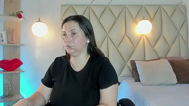 angelswets online show from June 4, 2026, 2:01 pm