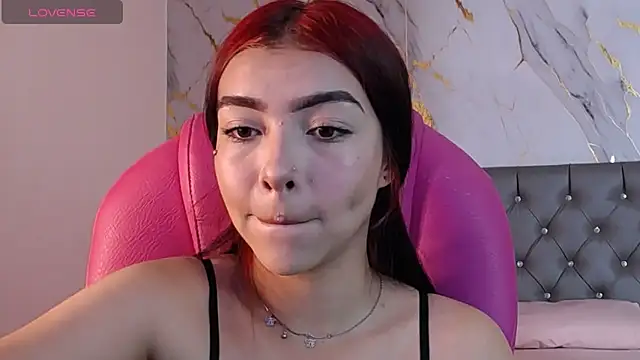 Snapshot of pettit_courtny chatting on February 10, 2025, 7:49 pm pettit courtny online show from February 10, 2025, 7:49 pm