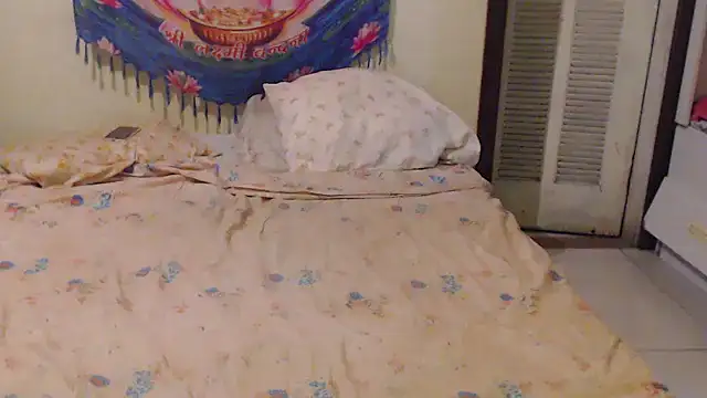 Snapshot of MissRebeka chatting on March 13, 2025, 9:37 pm MissRebeka online show from March 13, 2025, 9:37 pm