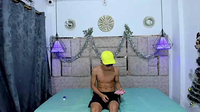 yez hot ggh online show from December 18, 2024, 12:43 am