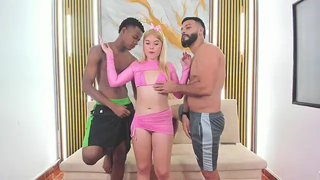 yez hot ggh online show from November 15, 2025, 6:59 pm