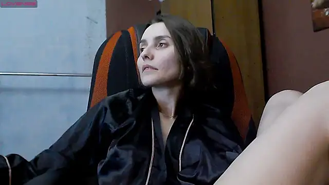 womanstrong78 online show from March 5, 2025, 7:17 pm