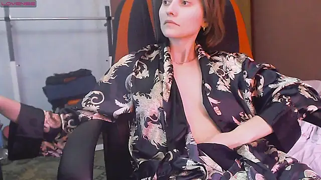 womanstrong78 online show from March 22, 2025, 6:33 am