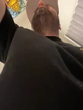 Snapshot of couplelti2 chatting on December 20, 2024, 4:09 am couplelti2 online show from December 20, 2024, 4:09 am