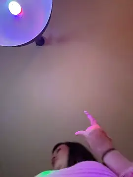 Snapshot of couplelti2 chatting on January 25, 2025, 8:00 am couplelti2 online show from January 25, 2025, 8:00 am