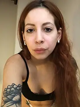 EffyScarlet online show from September 18, 2025, 5:26 pm