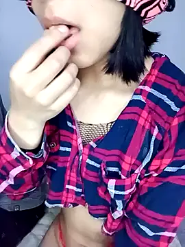 Snapshot of PequeArely chatting on January 12, 2025, 2:45 am PequeArely online show from January 12, 2025, 2:45 am