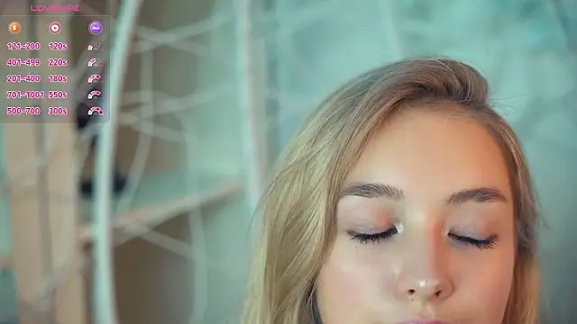 Snapshot of FlairCunard chatting on December 3, 2024, 5:55 pm FlairCunard online show from December 3, 2024, 5:55 pm