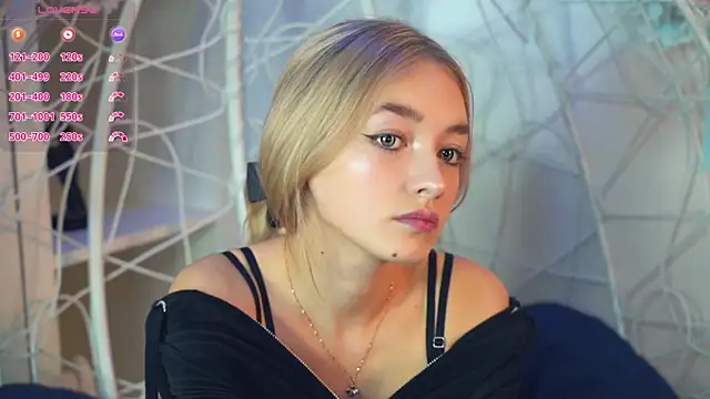 Snapshot of FlairCunard chatting on December 10, 2024, 5:55 pm FlairCunard online show from December 10, 2024, 5:55 pm