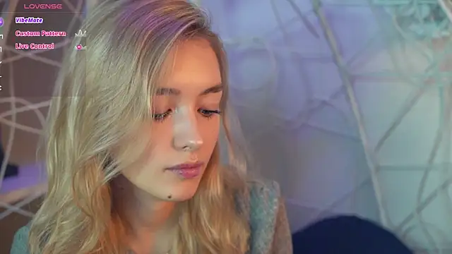 Snapshot of FlairCunard chatting on December 12, 2024, 3:16 pm FlairCunard online show from December 12, 2024, 3:16 pm