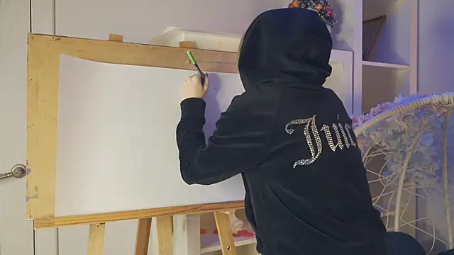 Snapshot of FlairCunard chatting on December 27, 2024, 2:54 pm FlairCunard online show from December 27, 2024, 2:54 pm