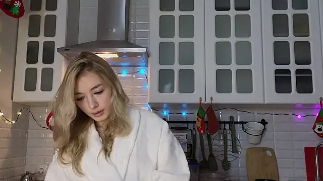 Snapshot of FlairCunard chatting on December 31, 2024, 4:38 am FlairCunard online show from December 31, 2024, 4:38 am