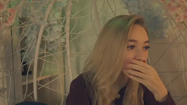 Snapshot of FlairCunard chatting on January 7, 2025, 2:41 pm FlairCunard online show from January 7, 2025, 2:41 pm