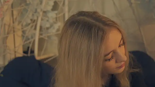 Snapshot of FlairCunard chatting on January 11, 2025, 2:36 pm FlairCunard online show from January 11, 2025, 2:36 pm