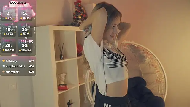 Snapshot of FlairCunard chatting on January 13, 2025, 11:49 pm FlairCunard online show from January 13, 2025, 11:49 pm