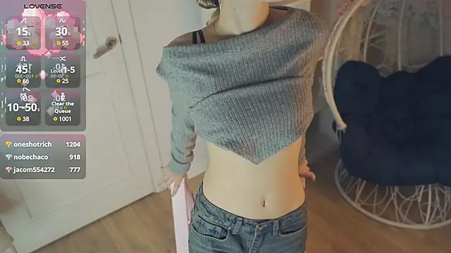 Snapshot of FlairCunard chatting on January 19, 2025, 12:49 am FlairCunard online show from January 19, 2025, 12:49 am