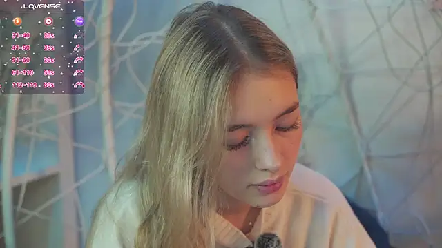 Snapshot of FlairCunard chatting on January 31, 2025, 3:11 pm FlairCunard online show from January 31, 2025, 3:11 pm