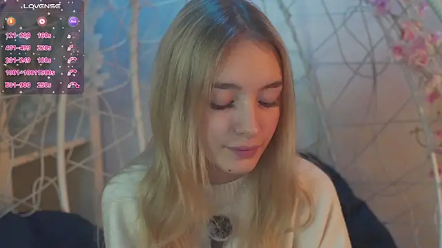 Snapshot of FlairCunard chatting on January 31, 2025, 6:14 pm FlairCunard online show from January 31, 2025, 6:14 pm